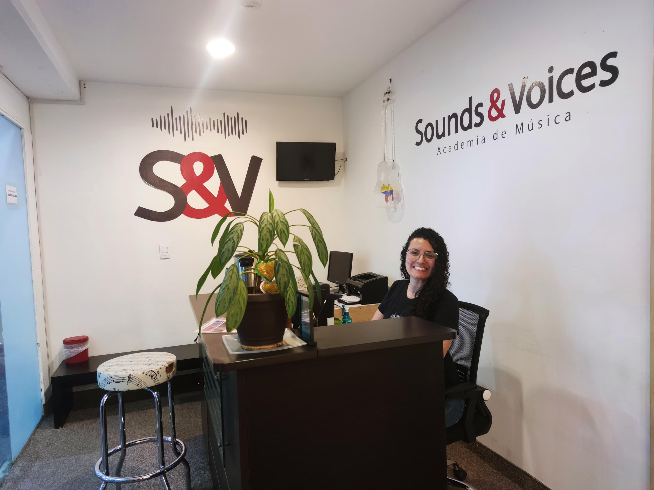 Formulario de Contacto de Sounds & Voices creative studio ubicado en la Trinidad. Caracas - Venezuela